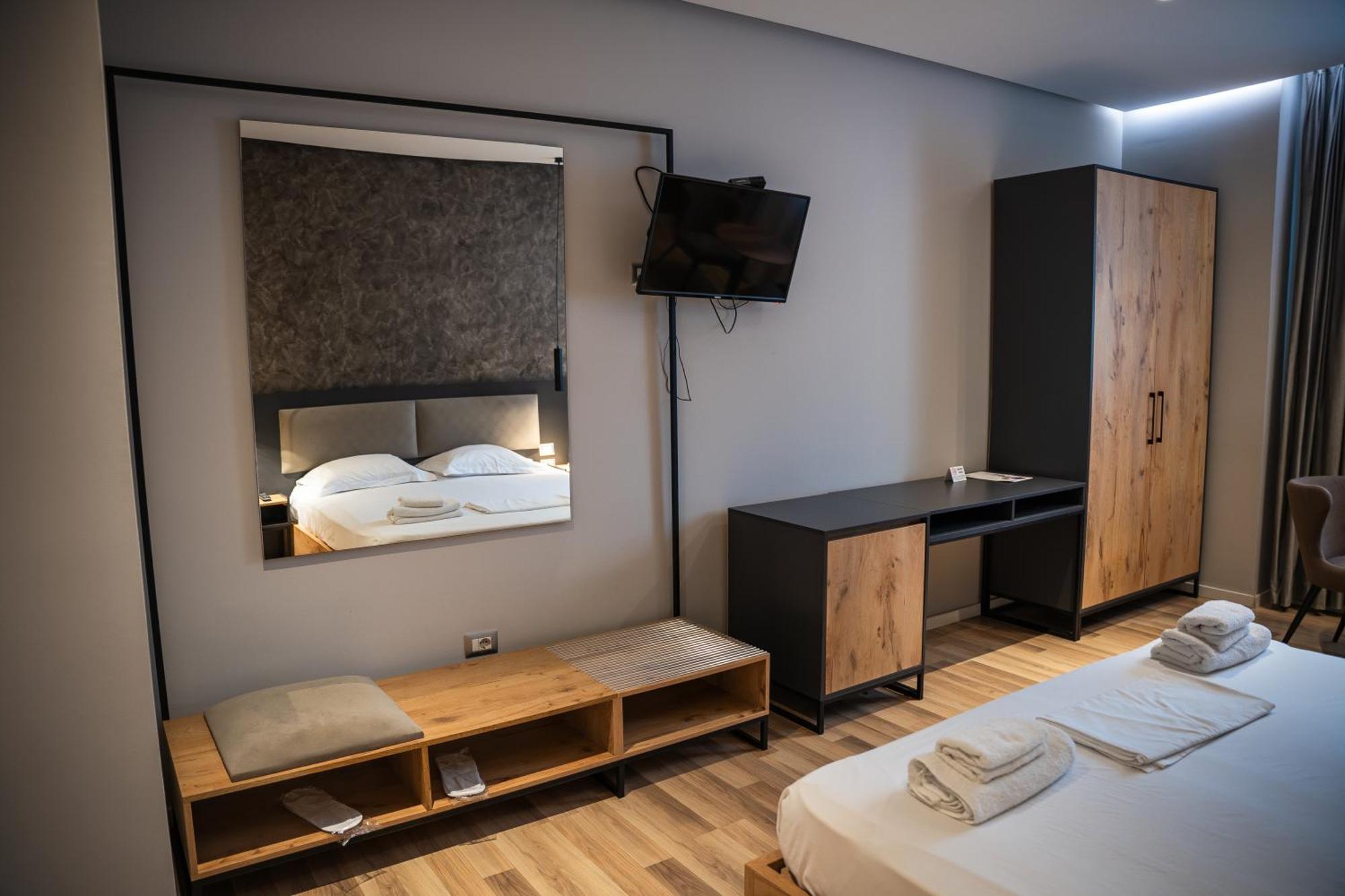 Center Boutique Hotel Tirana Zewnętrze zdjęcie