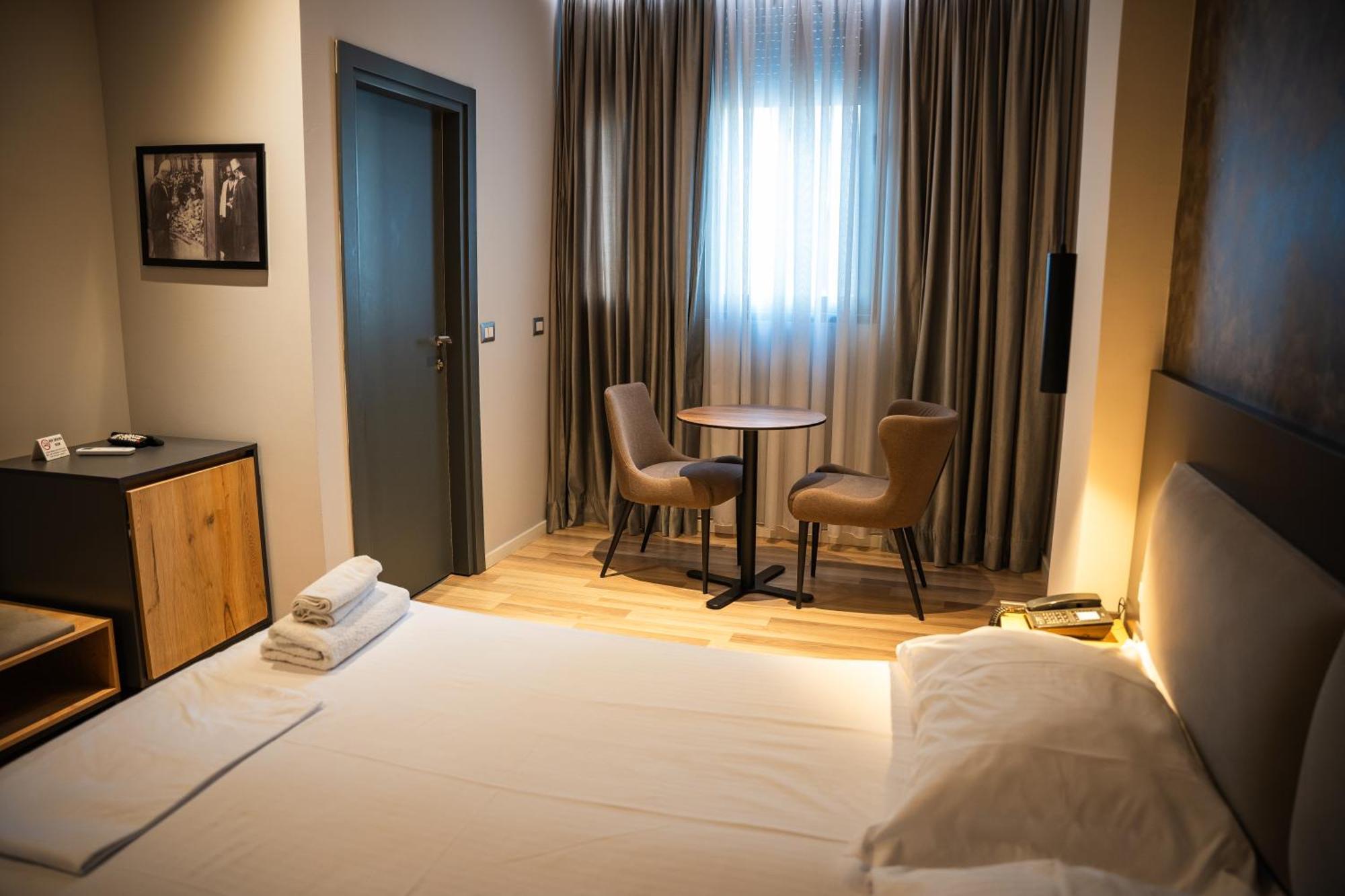 Center Boutique Hotel Tirana Zewnętrze zdjęcie