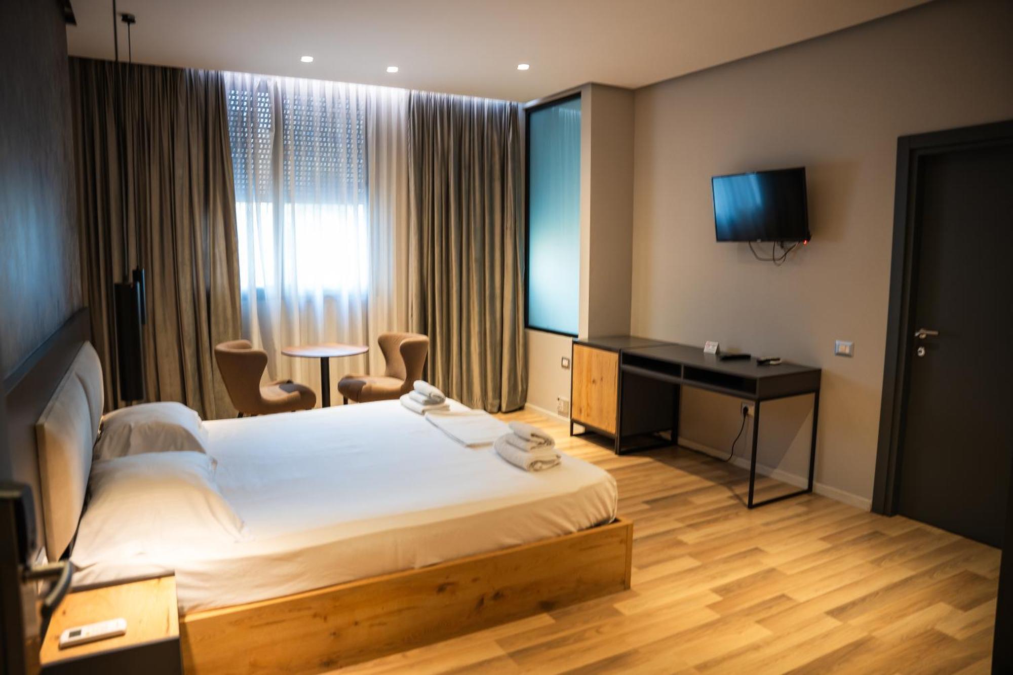 Center Boutique Hotel Tirana Zewnętrze zdjęcie