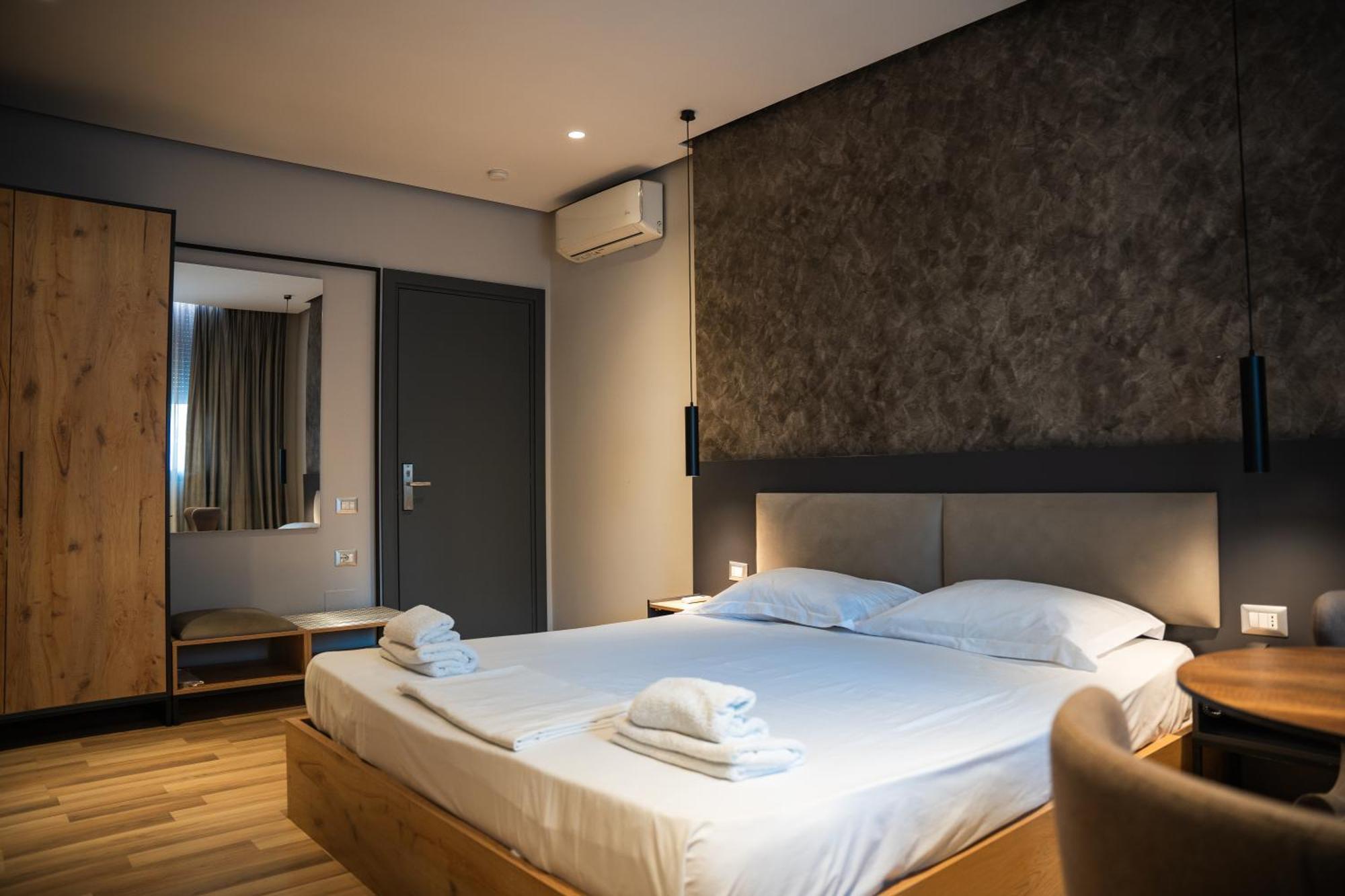 Center Boutique Hotel Tirana Zewnętrze zdjęcie