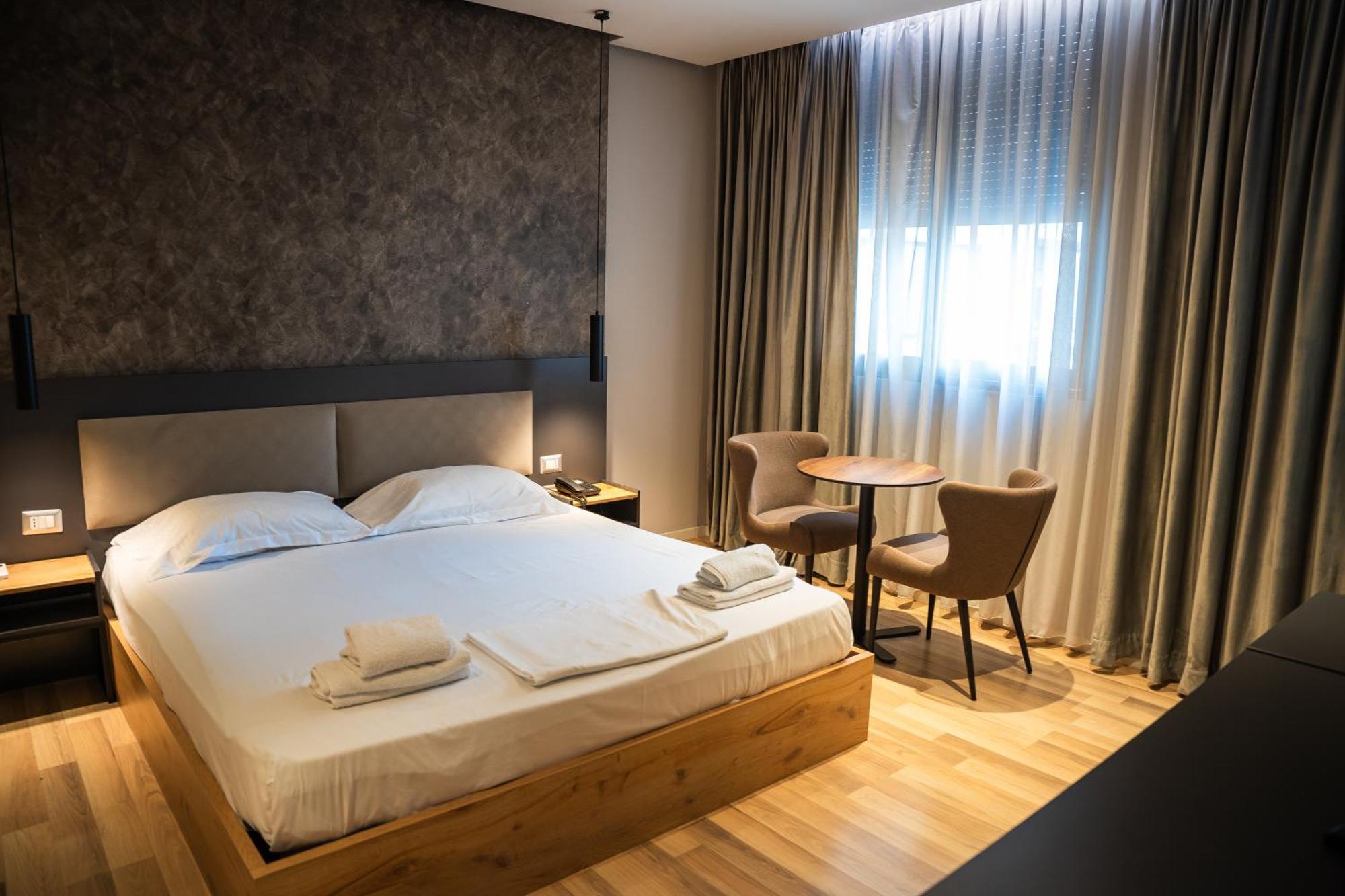 Center Boutique Hotel Tirana Zewnętrze zdjęcie